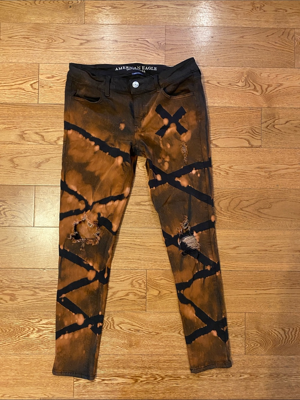 American Eagle Outfitters Women’s Black & Rust Tie-Dye Ripped Skinny Jeans
